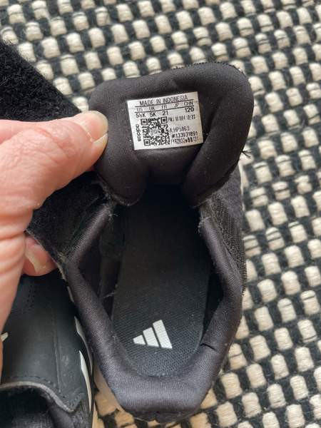Adidas 21 oikein siistit ja kevyet tarralenkkarit Vantaa – foto 5