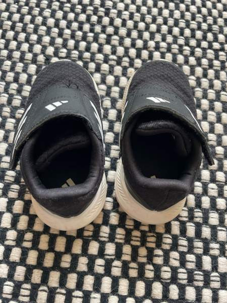 Adidas 21 oikein siistit ja kevyet tarralenkkarit Vantaa – foto 3