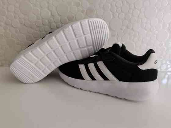 Adidas lenkkarit, 39 1/3 Luumäki