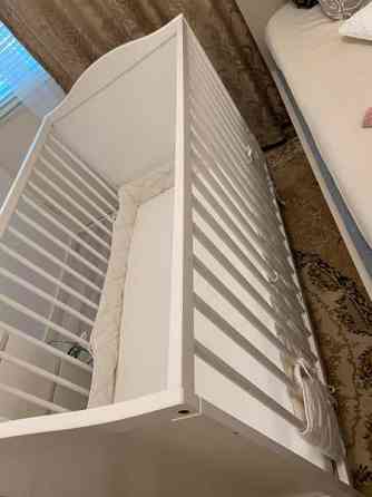 Vauvan sänky+petivaatteet+reunapehmusteet Helsinki