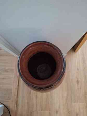 Myydään vanha saviruukku Helsinki