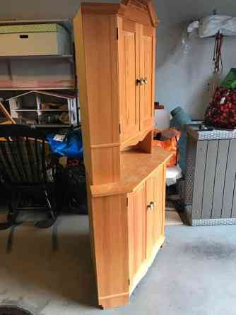 Mäntyinen kulmakaappi Salo