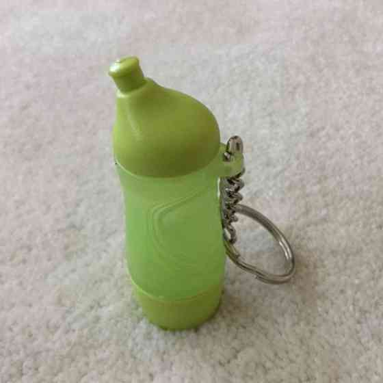 Tupperware juomapullo avaimenperä Keuruu