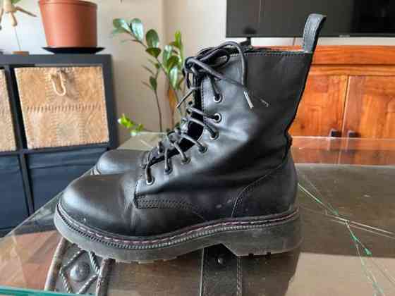 Naisten nahkanilkkirit Helsinki