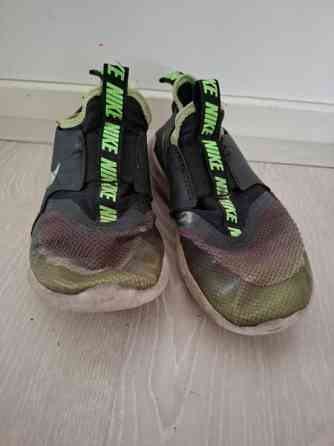 Nike lenkkarit, 32 Lieto