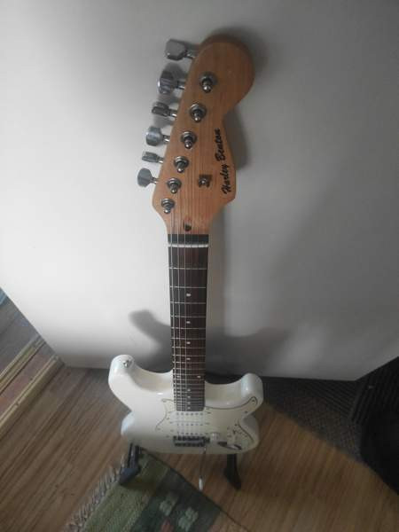 Harley Benton sähkökitara Joensuu - valokuva 2