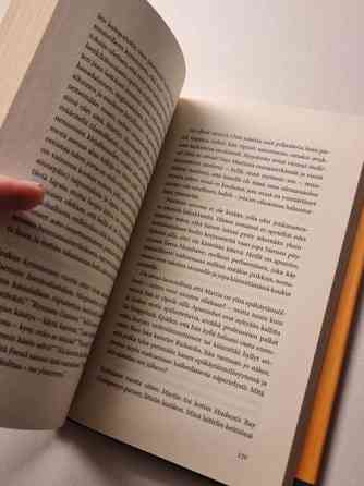 Carol Shields: Pikkuseikkoja Helsinki