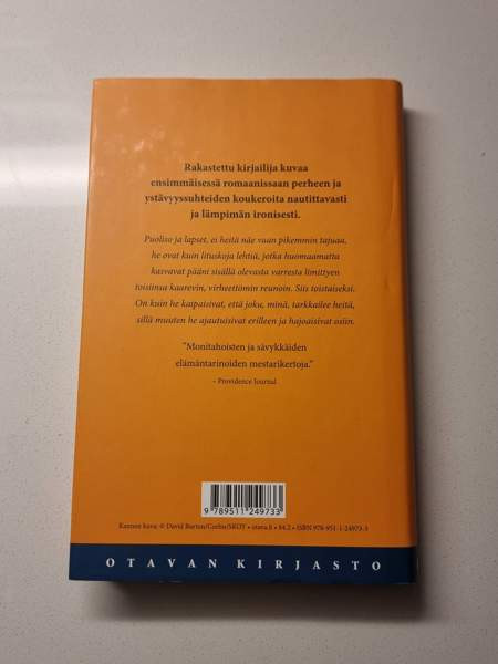 Carol Shields: Pikkuseikkoja Helsinki – foto 3