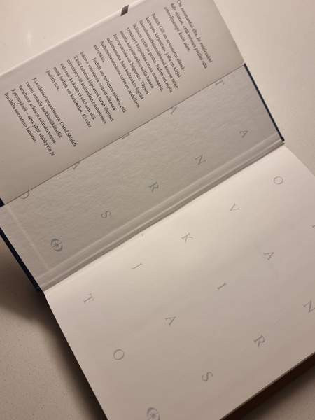 Carol Shields: Pikkuseikkoja Helsinki – foto 4