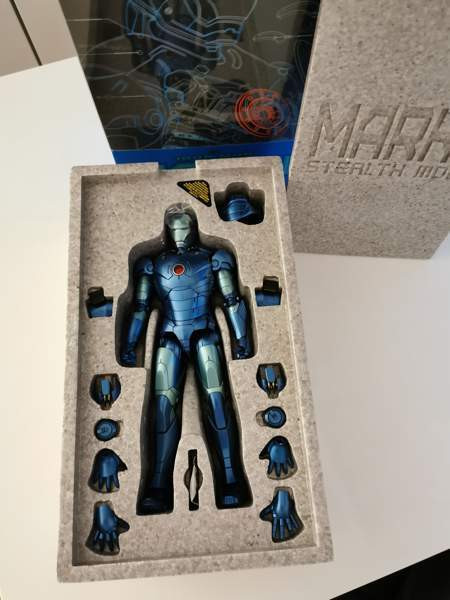 Hot Toys MMS314 Iron Man Mk III Stealth figuuri Tampere - valokuva 4