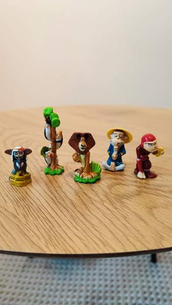 Kinder Madagaskar ja karate apina Jaervenpaeae – foto 1