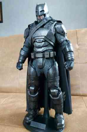 Hot Toys MMS349 BvS Armored Batman figuuri Тампере