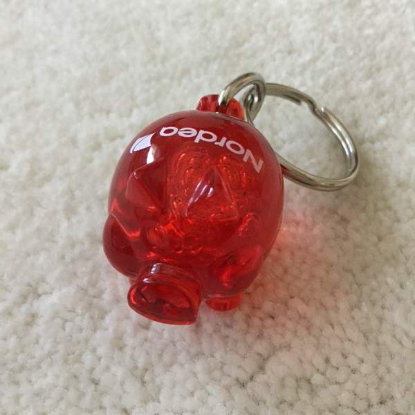 Nordea punainen possu avaimenperä Keuruu - valokuva 2