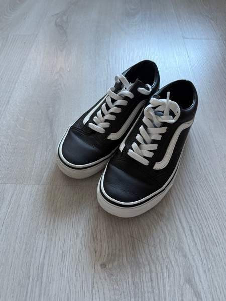 Nahkaiset vansit Pirkkala – foto 1