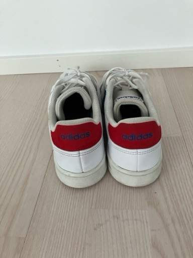 Adidas tennarit Рованиеми - изображение 2