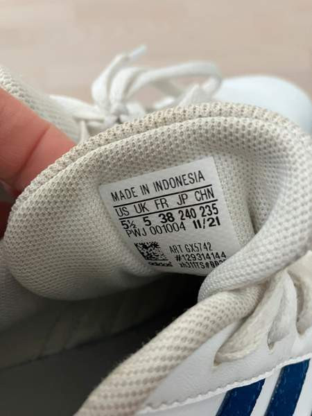 Adidas tennarit Рованиеми - изображение 3