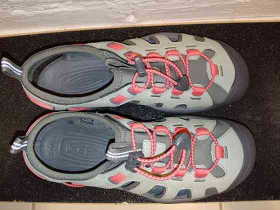 Käyttämättömät Keen Solr urheilusandaalit (25 cm/EU 38,5) Espoo