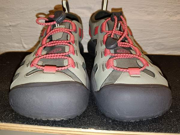 Käyttämättömät Keen Solr urheilusandaalit (25 cm/EU 38,5) Espoo – foto 4