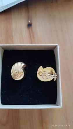 Kauniit korvakorut 18 karaatin kullasta Helsinki