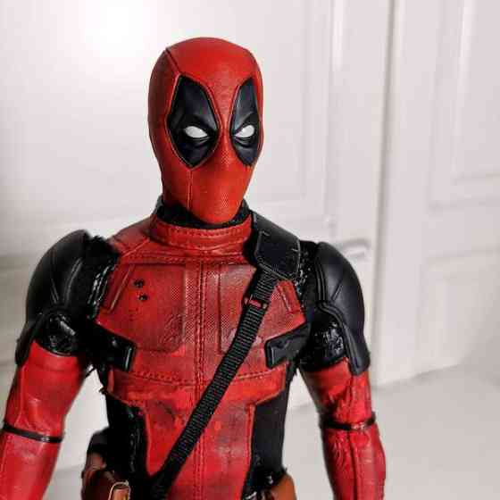 Hot Toys Deadpool MMS347 figuuri Tampere