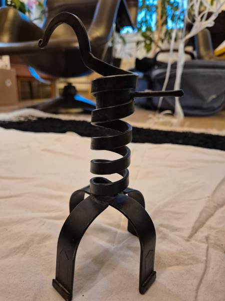 Metalliset kynttilänjalat korkeussäätimellä Helsinki - valokuva 4