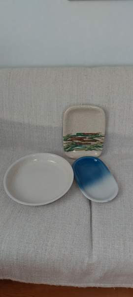 Tarjoilu-/paistoastiat, mm. Pentik Sotkamo - valokuva 1