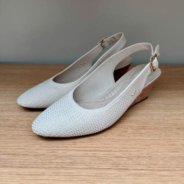 Vivaia kiilakorkosandaalit Турку - изображение 1