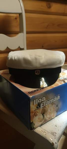 Ylioppilaslakki koko 56 Vantaa - valokuva 1