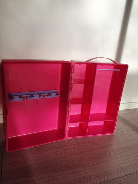 Barbie kaappi Espoo - valokuva 1