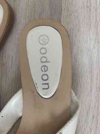 Valkoiset kesäsandaalit Helsinki