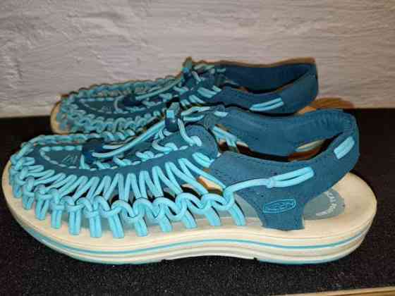 Veikeät Keen Uneek narusandaalit (25 cm/EU 38,5) Espoo