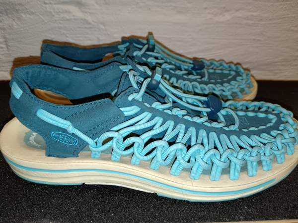 Veikeät Keen Uneek narusandaalit (25 cm/EU 38,5) Espoo – foto 2