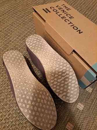 Tomsit luumunväriset 37 Espoo