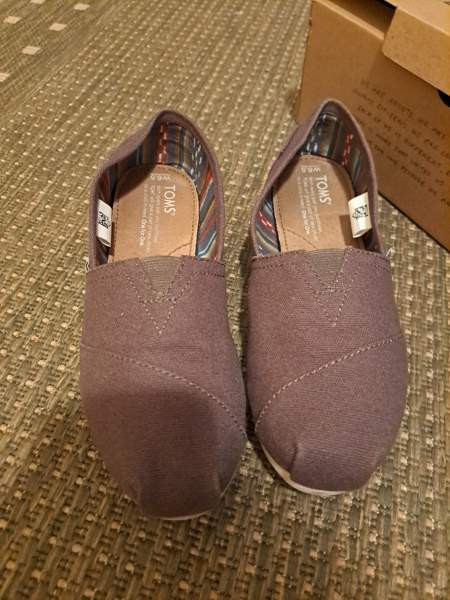 Tomsit luumunväriset 37 Espoo - valokuva 1