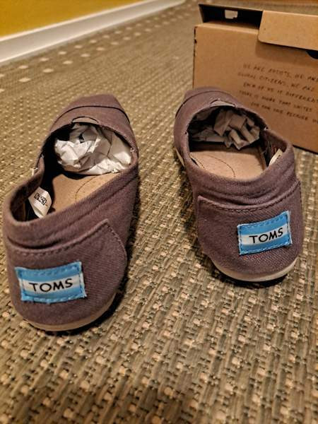 Tomsit luumunväriset 37 Espoo - valokuva 4