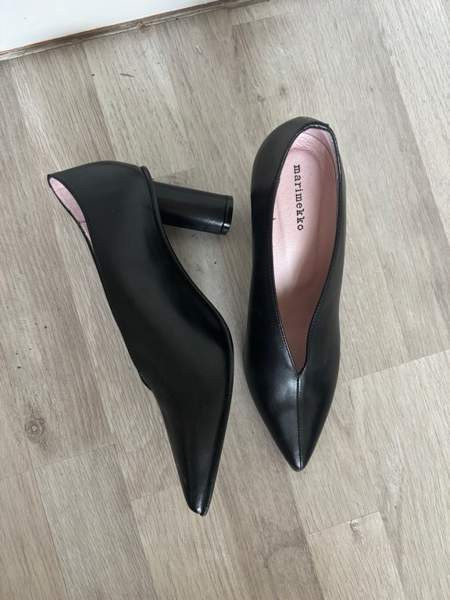 Marimekko nahkaiset korkokengät Helsinki - valokuva 4