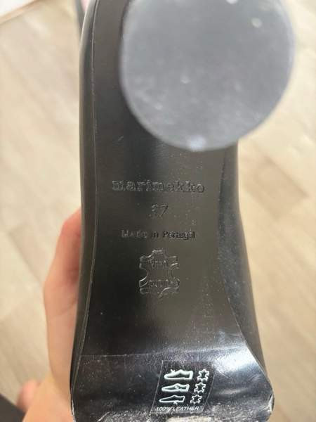 Marimekko nahkaiset korkokengät Helsinki - valokuva 6