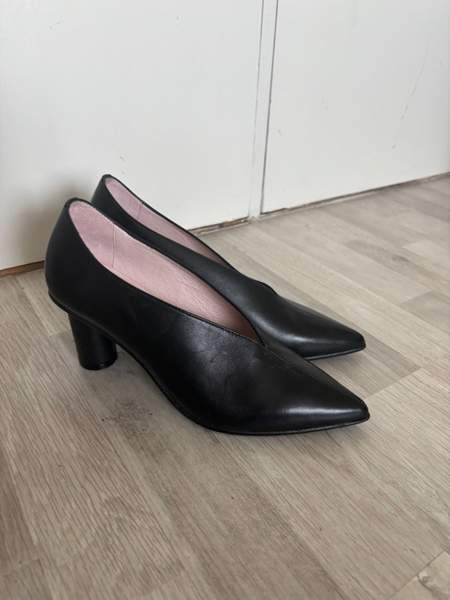 Marimekko nahkaiset korkokengät Helsinki - valokuva 1