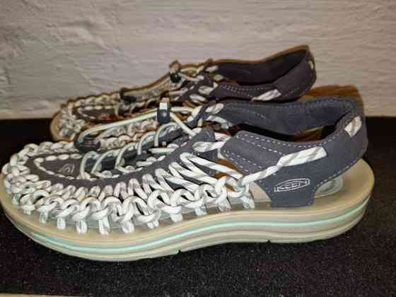 Hauskat Keen Uneek narusandaalit (25 cm/EU 38,5) Espoo