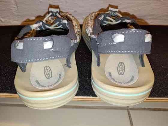 Hauskat Keen Uneek narusandaalit (25 cm/EU 38,5) Espoo