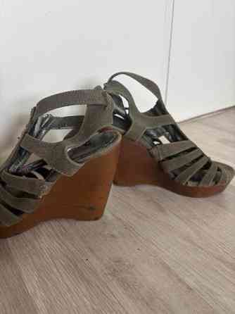 Kiilakorkokengät Helsinki