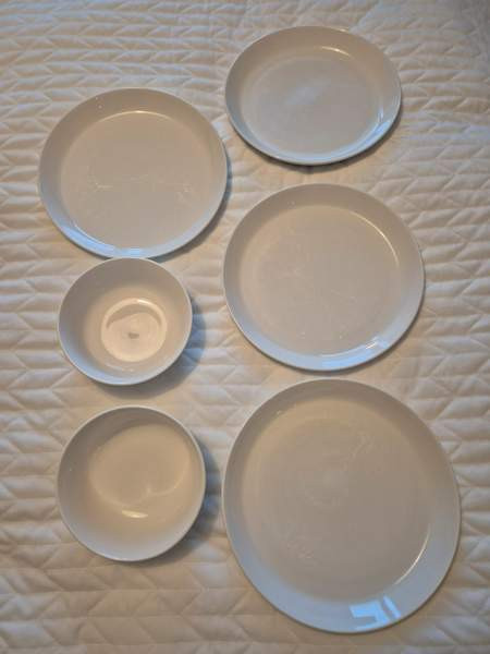 Valkoiset House lautaset Oulu - valokuva 2