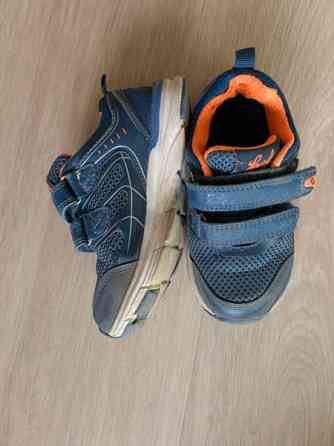 Siniset lenkkarit Espoo