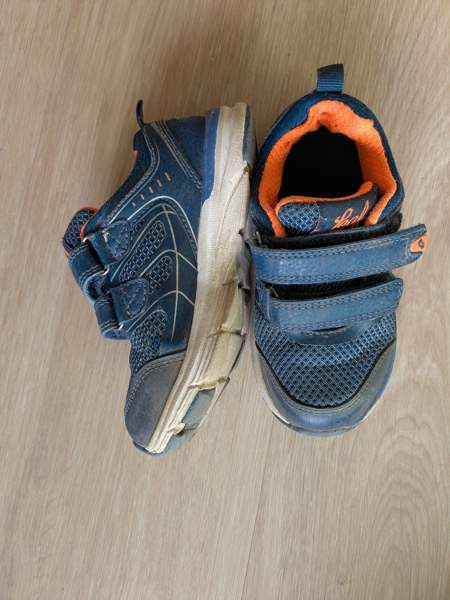 Siniset lenkkarit Espoo - valokuva 2