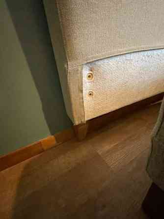 Runkopatjasänky 2x80cm ja sängynpääty VARATTU Muurame