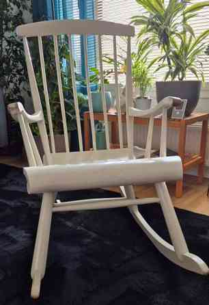 Puinen keinutuoli Riihimaeki