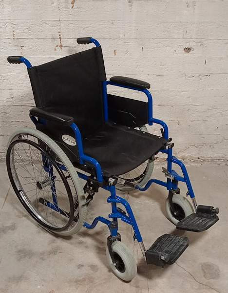 Myydään ehjä hyväkuntoinen pyörätuoli. Lahti – foto 1