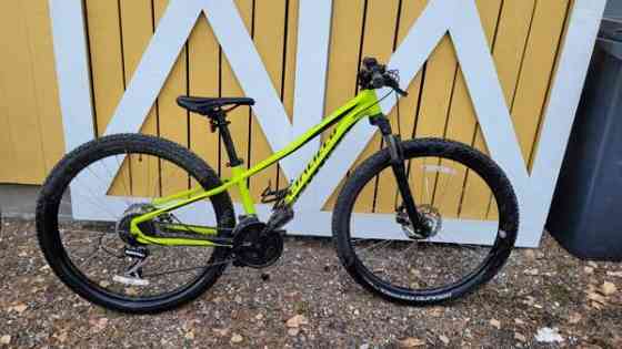 27,5 renkaalla S-koon maastopyörä Polvijärvi