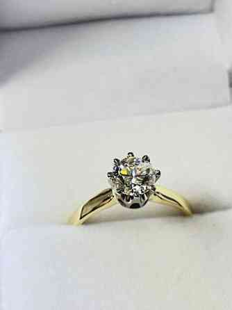 Uusi Kultasormus käsintehty tilauksesta 14K(585) 0,80ct timantilla, koko 16,5 Jaervenpaeae