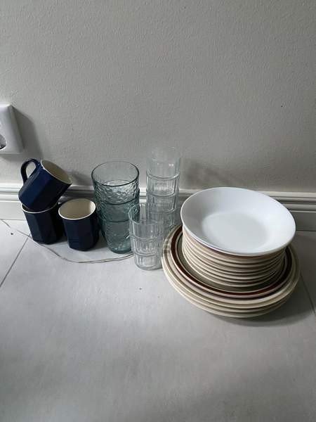 Astioita – Kahvikupit, lasit, lautaset Helsinki – foto 1